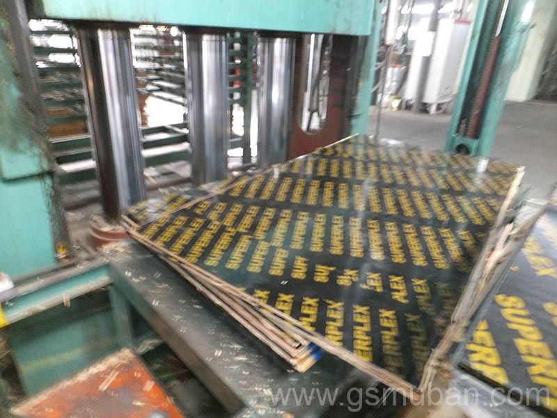 清水模板價(jià)格多少錢(qián)?清水模板和覆膜板的區(qū)別 清水模板價(jià)格多少錢(qián)?清水模板和覆膜板的區(qū)別