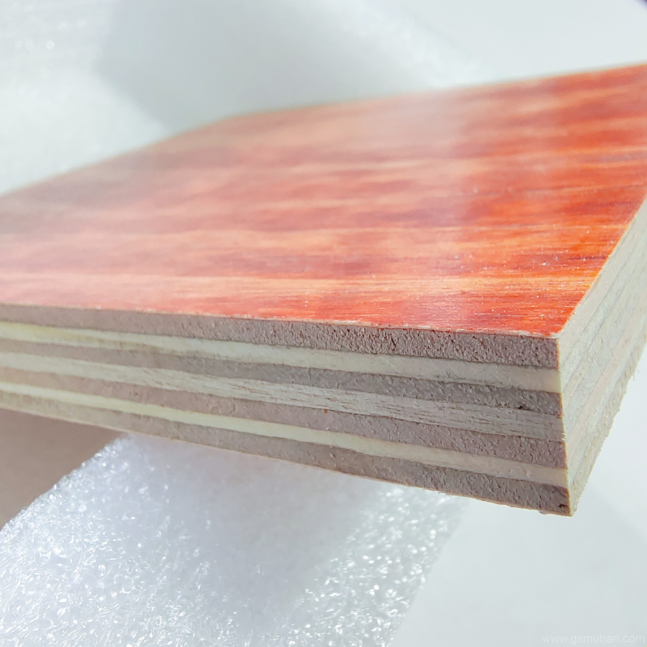 優(yōu) 質(zhì)建筑模板廠(chǎng)家推薦：如何選擇高性?xún)r(jià)比施工材料？